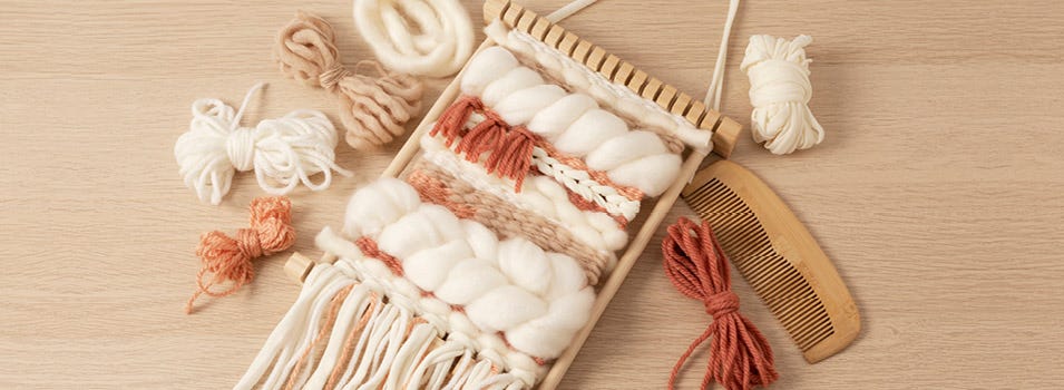 Tissage, confection de tapis et pompons