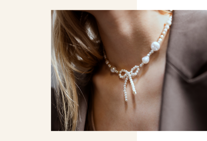 Collier composé de petites perles