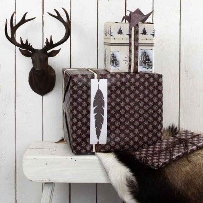 Etiquettes cadeaux avec plume et papier de Vivi Gade Design