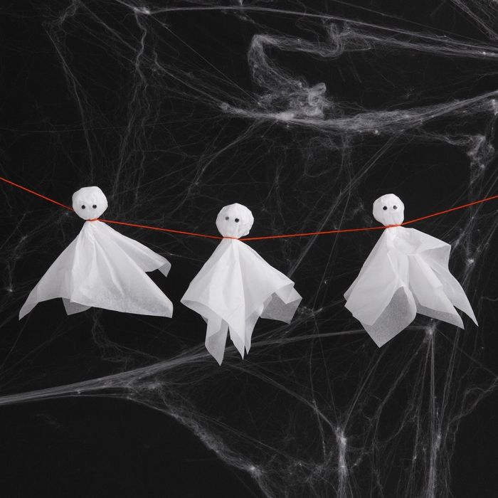 Fantômes en papier de soie avec yeux mobiles
