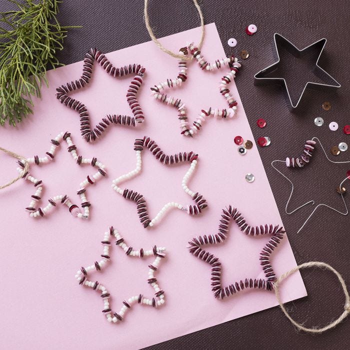 Étoiles de Noël en fil et paillettes