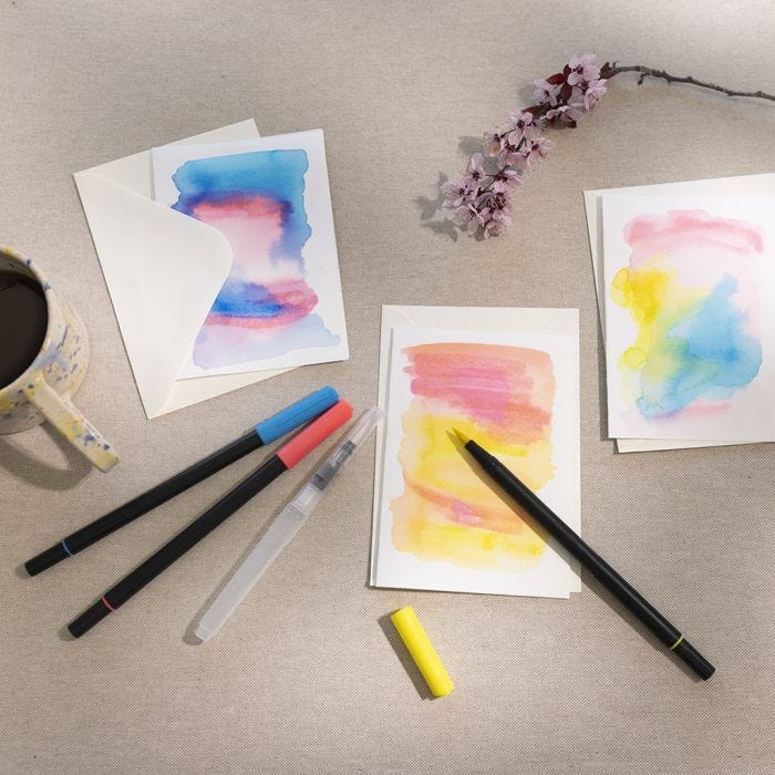 Cartes cartonnées décorées de feutres aquarelle 