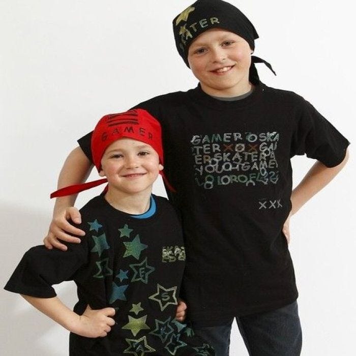 T-Shirts en bandanas met stempels