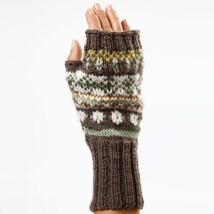 Warm and Beautiful Hand-Knitting