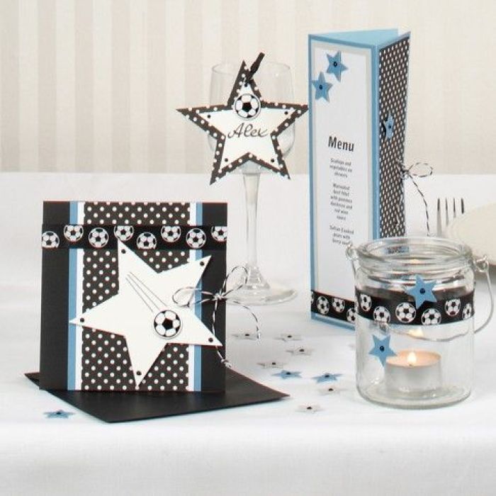 Carte d'invitation ou de félicitation avec ballons de foot