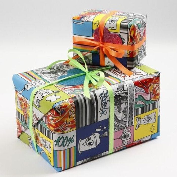 Papier cadeau avec graffitis