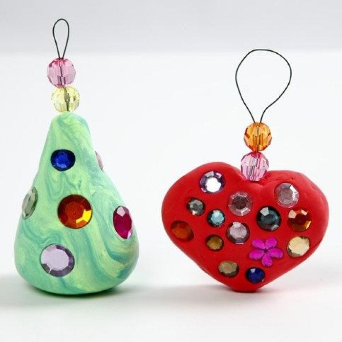 Kerstdecoraties van Silk Clay met strass