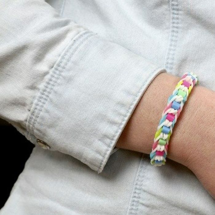 Bracelet en Rainbow Loom et Perles à repasser