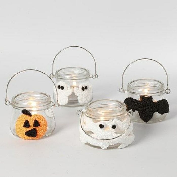 Lantaarns gedecoreerd voor Halloween met Silk Clay