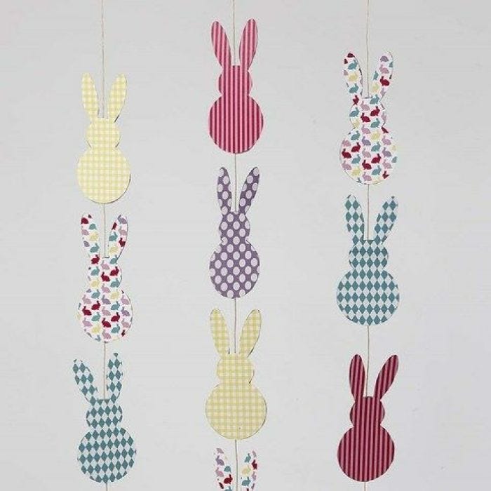 Guirlande verticale de lapins de Pâques en papier cartonné