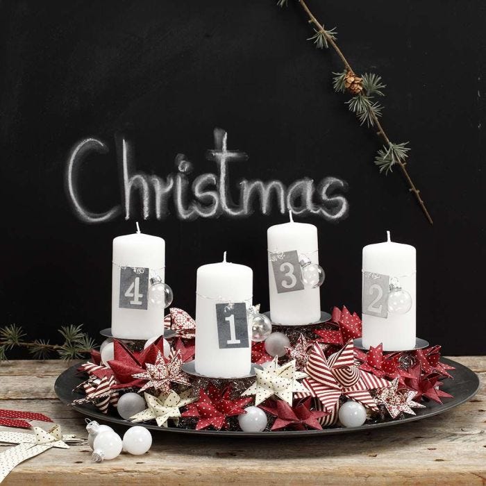 An Advent Wreath from woven Design Paper Stars