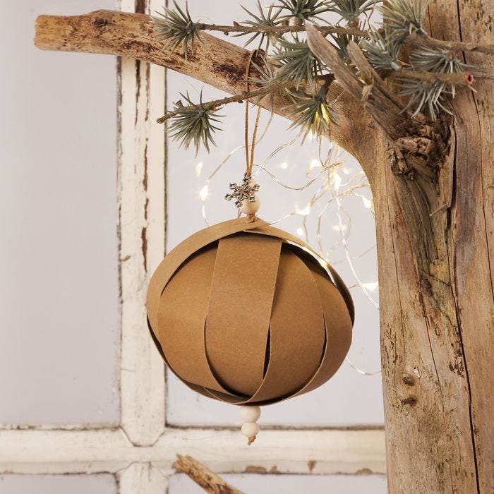 Kerstbal van Faux Leather vlechtstroken