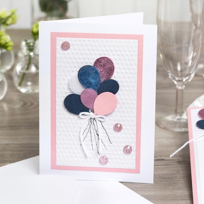 Uitnodiging met ballonnen, embossing en deco-folie