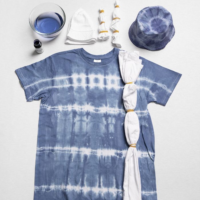 Teinture à la ficelle avec des élastiques