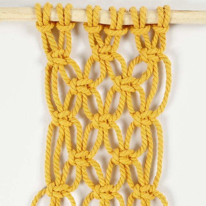 Zo knoop je de verspringende weitasknoop voor macramé