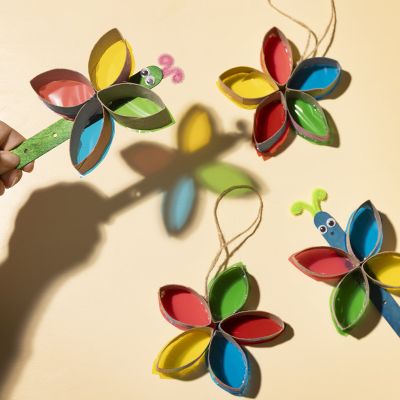 Papillons et fleurs pour attirer le soleil