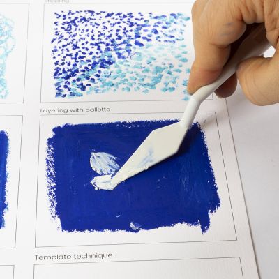 Zo gebruikt u een spatel om lagen en textuur te creëren met oliepastel