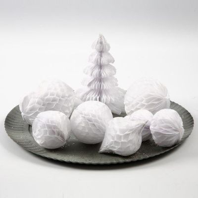 Kerstdecoraties van concertina papier