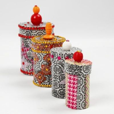 Boîtes de Papier-Mâché avec découpage