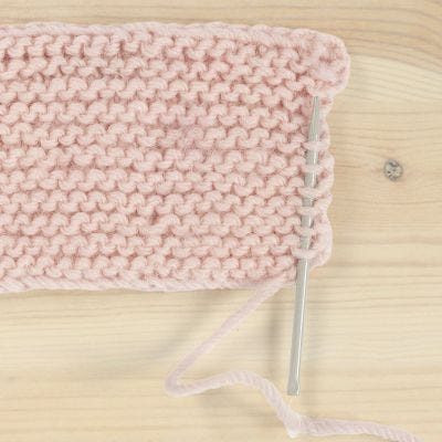 Comment tisser les extrémités lors d'un travail au tricot