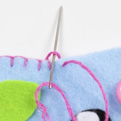 Comment coudre des points de boutonnière sur de la feutrine