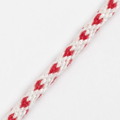 Comment tresser le motif d'un cœur sur un disque de tressage Kumihimo