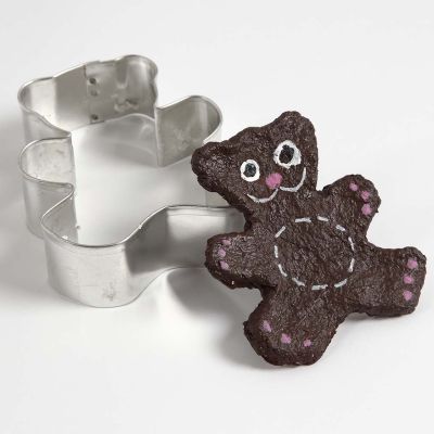 Een papier-maché teddybeer bemaakt met behulp van een uitsteker