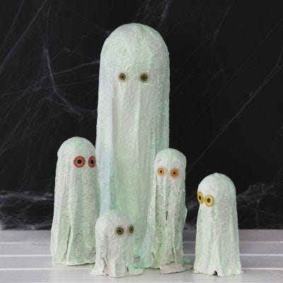Des fantômes en bandes plâtrées