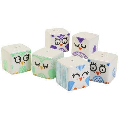 Adorables ensembles de salières et poivrières décorés avec des hiboux