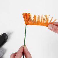 How to make the stamen for crepe paper flowers (the fringe/wrapping technique)